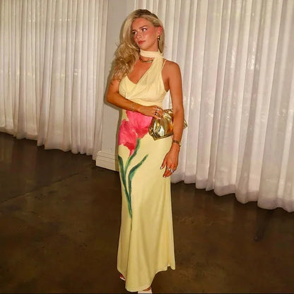 Vestido largo mujer amarillo con estampado floral y cuello halter