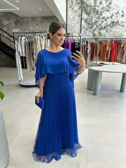 Vestido largo plisado de mujer con mangas fluidas y cuello redondo