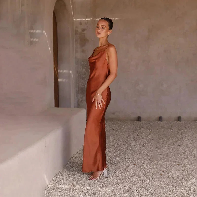 Vestido largo mujer satinado con cuello tipo cascada sin mangas