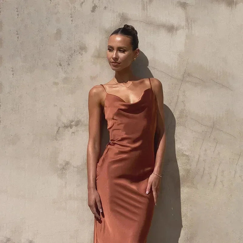 Vestido largo mujer satinado con cuello tipo cascada sin mangas