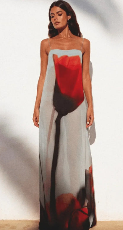 Vestido largo de mujer rojo y gris estampado con tirantes finos