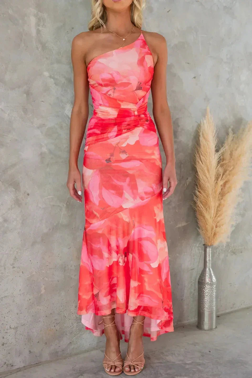 Vestido largo de mujer asimétrico sin tirantes con estampado floral