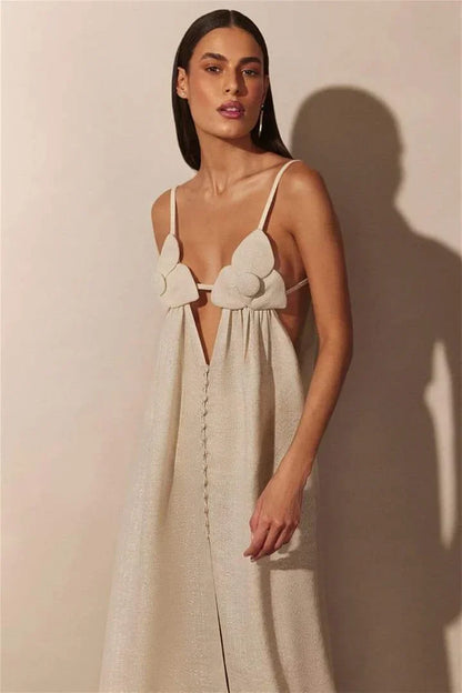 Vestido largo de mujer beige con abertura y flores 3D
