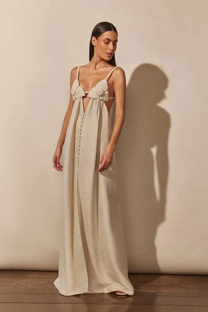 Vestido largo de mujer beige con abertura y flores 3D