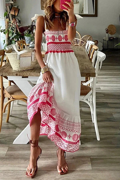 Vestido largo blanco con motivos rosas y escote cuadrado