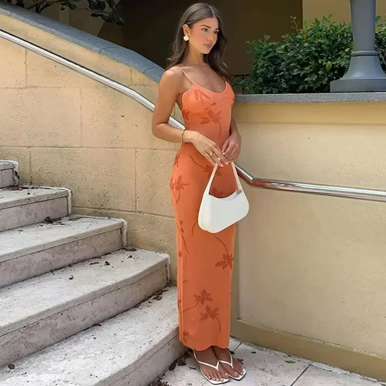 Vestido largo coral estampado floral espalda descubierta ajustado