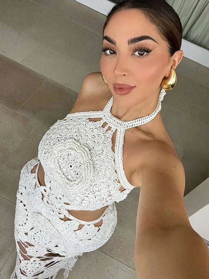 Vestido largo de crochet blanco sin mangas con aberturas para verano