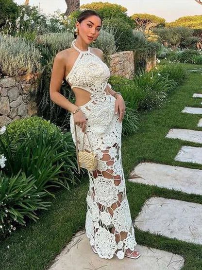 Vestido largo de crochet blanco sin mangas con aberturas para verano