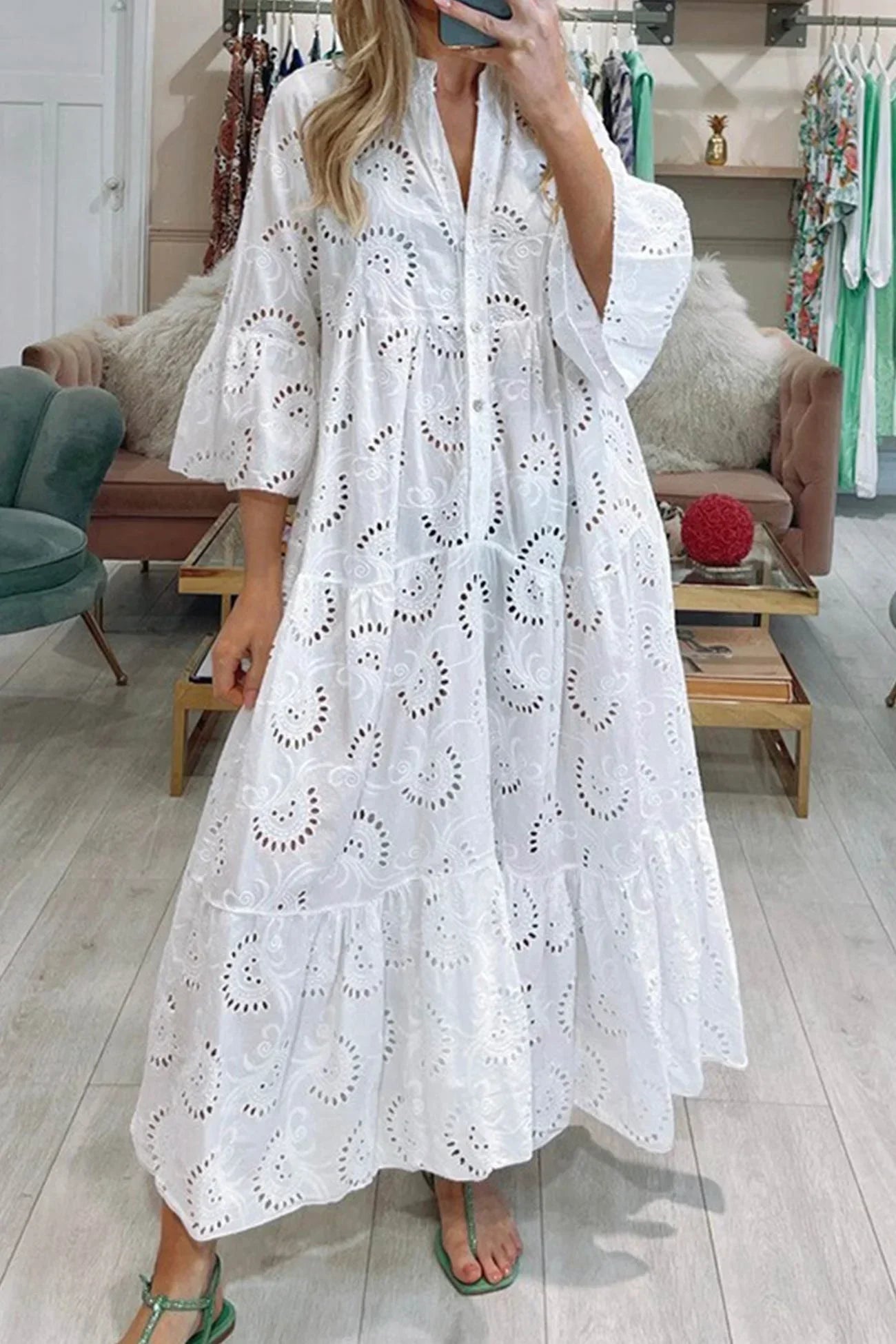 Vestido largo calado con mangas 3/4 y cuello en V para verano