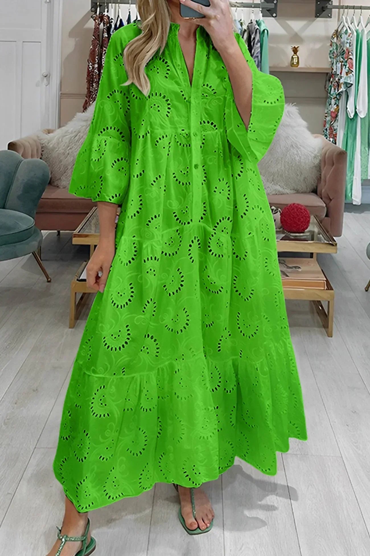 Vestido largo calado con mangas 3/4 y cuello en V para verano