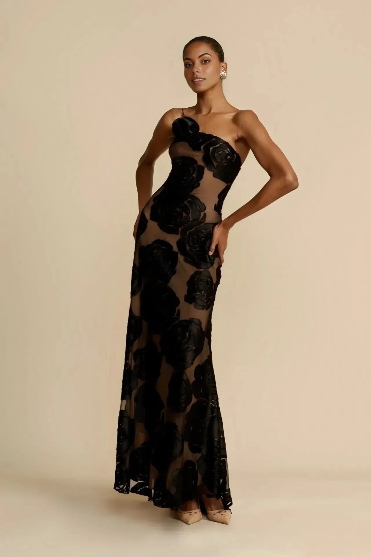 Vestido largo para mujer negro con motivos florales