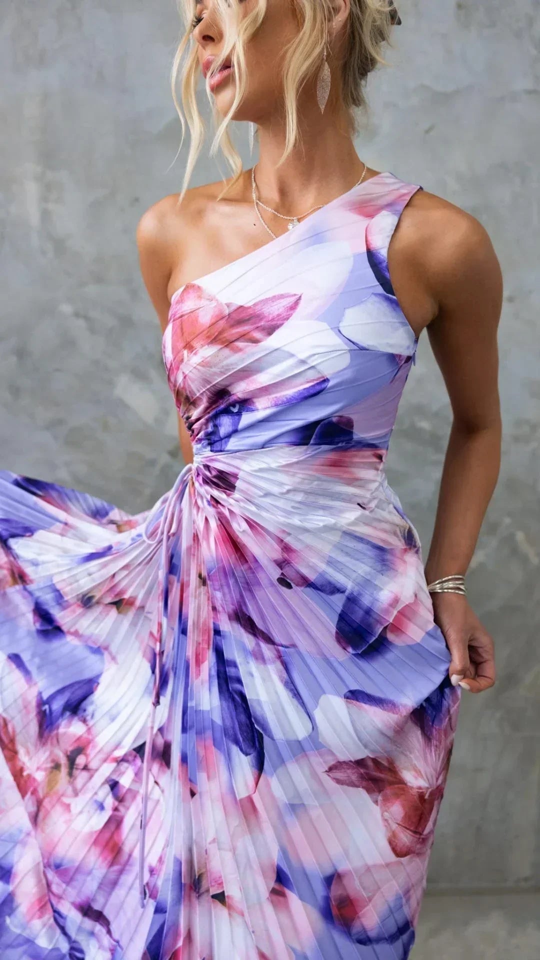 Vestido largo mujer plisado con flores y tirante único