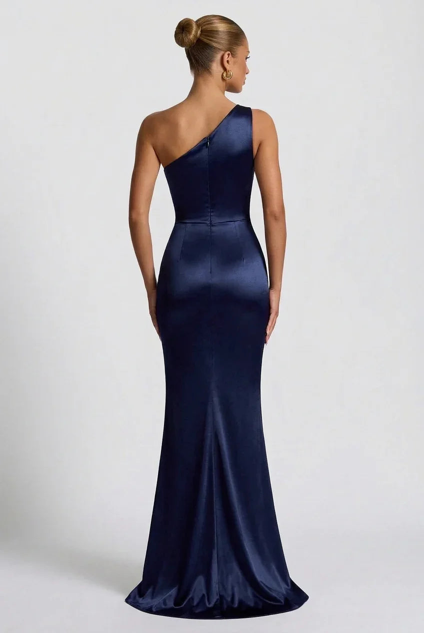 Vestido largo de mujer de satén con abertura