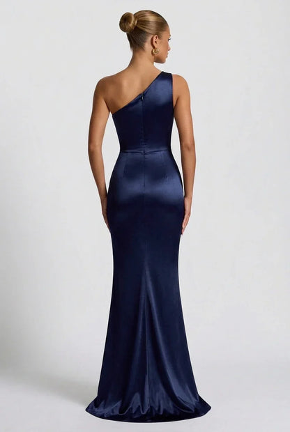 Vestido largo de mujer de satén con abertura