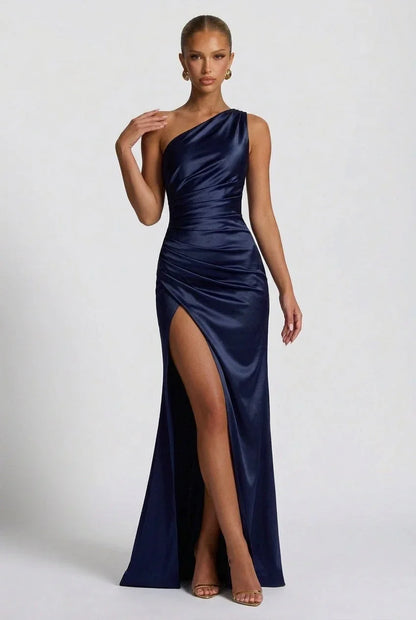 Vestido largo de mujer de satén con abertura