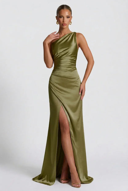 Vestido largo de mujer de satén con abertura