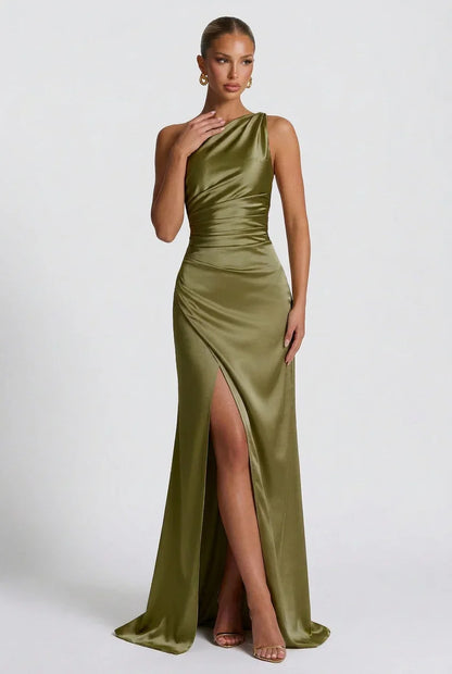Vestido largo de mujer de satén con abertura