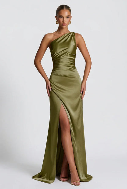 Vestido largo de mujer de satén con abertura