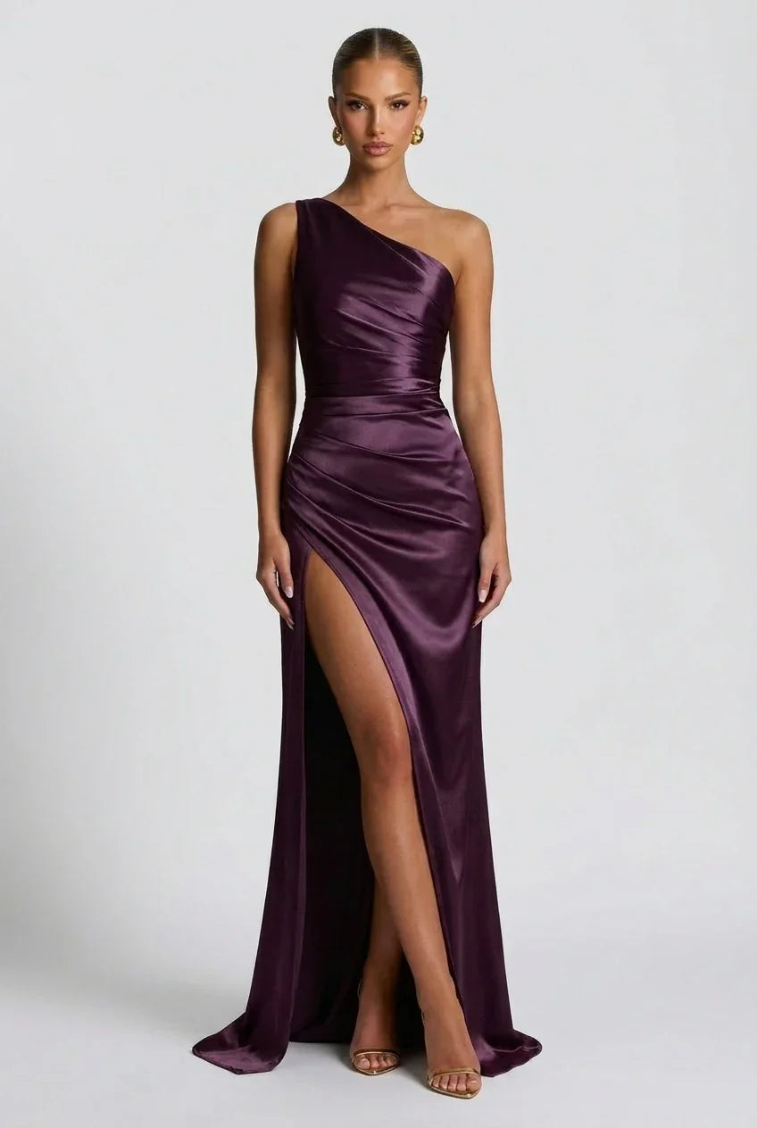 Vestido largo de mujer de satén con abertura