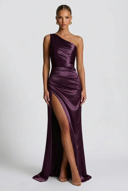 Vestido largo de mujer de satén con abertura