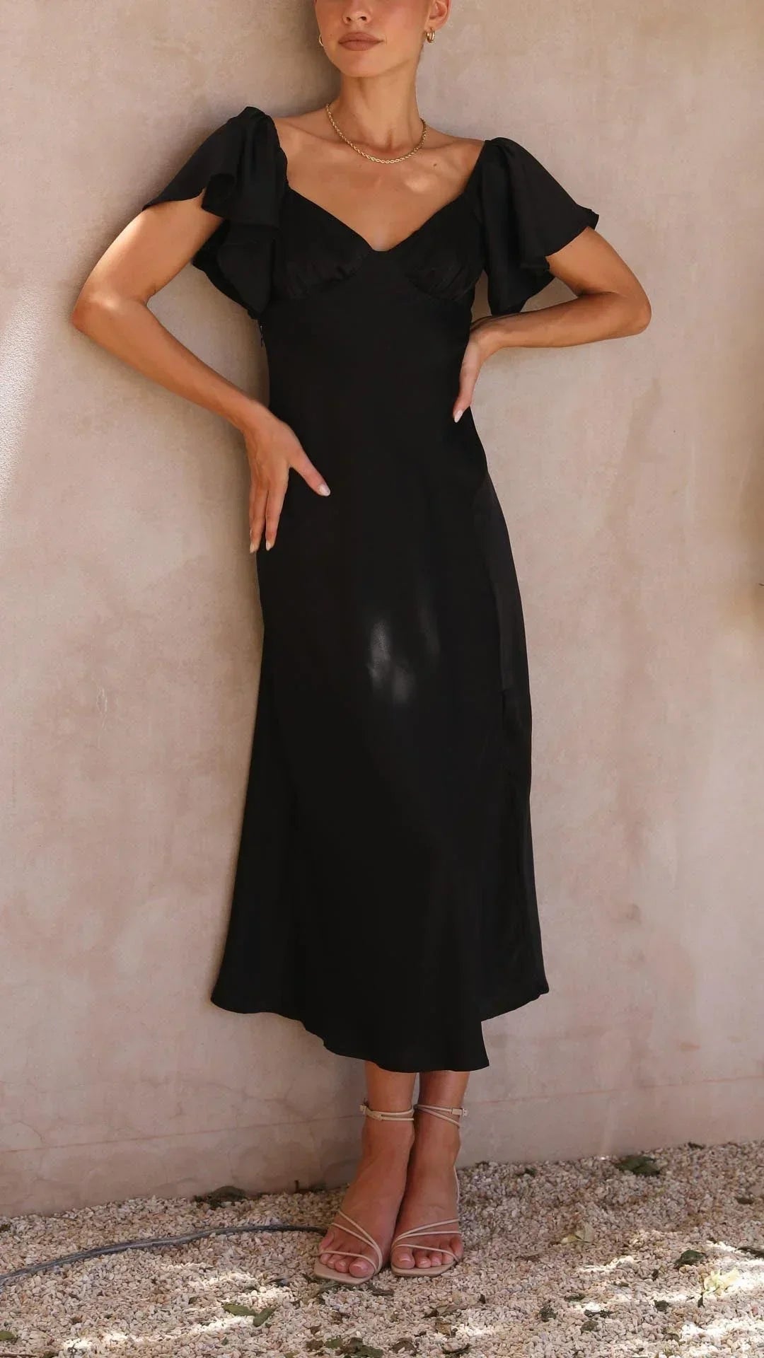 Vestido largo satinado con abertura y Hombros descubiertos