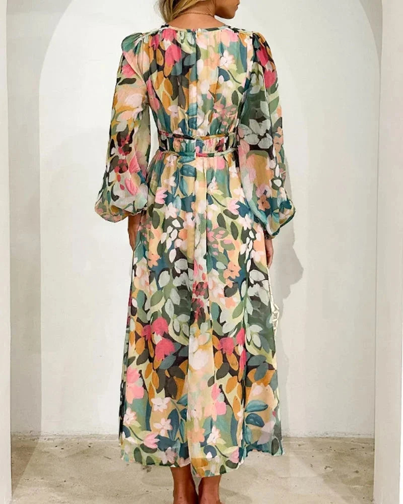 Vestido largo floreado con mangas largas y cuello en V boda primavera