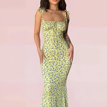 Vestido largo de mujer ajustado con estampado floral para verano