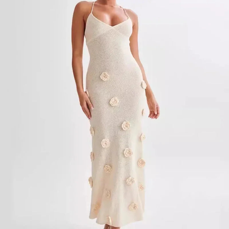 Vestido largo de mujer con flores y tirantes finos
