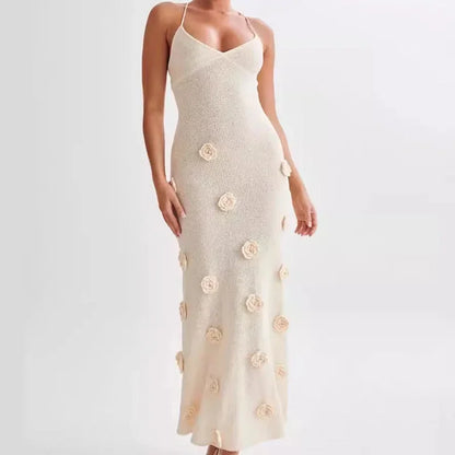 Vestido largo de mujer con flores y tirantes finos