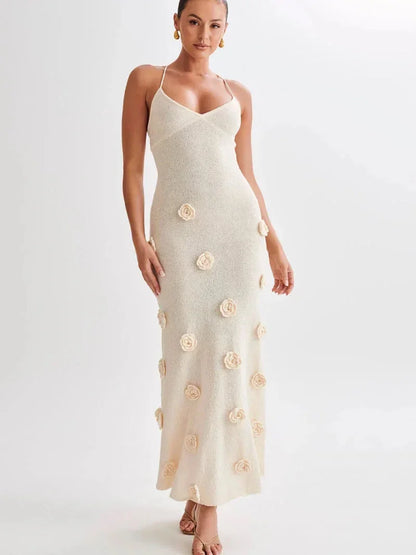 Vestido largo de mujer con flores y tirantes finos