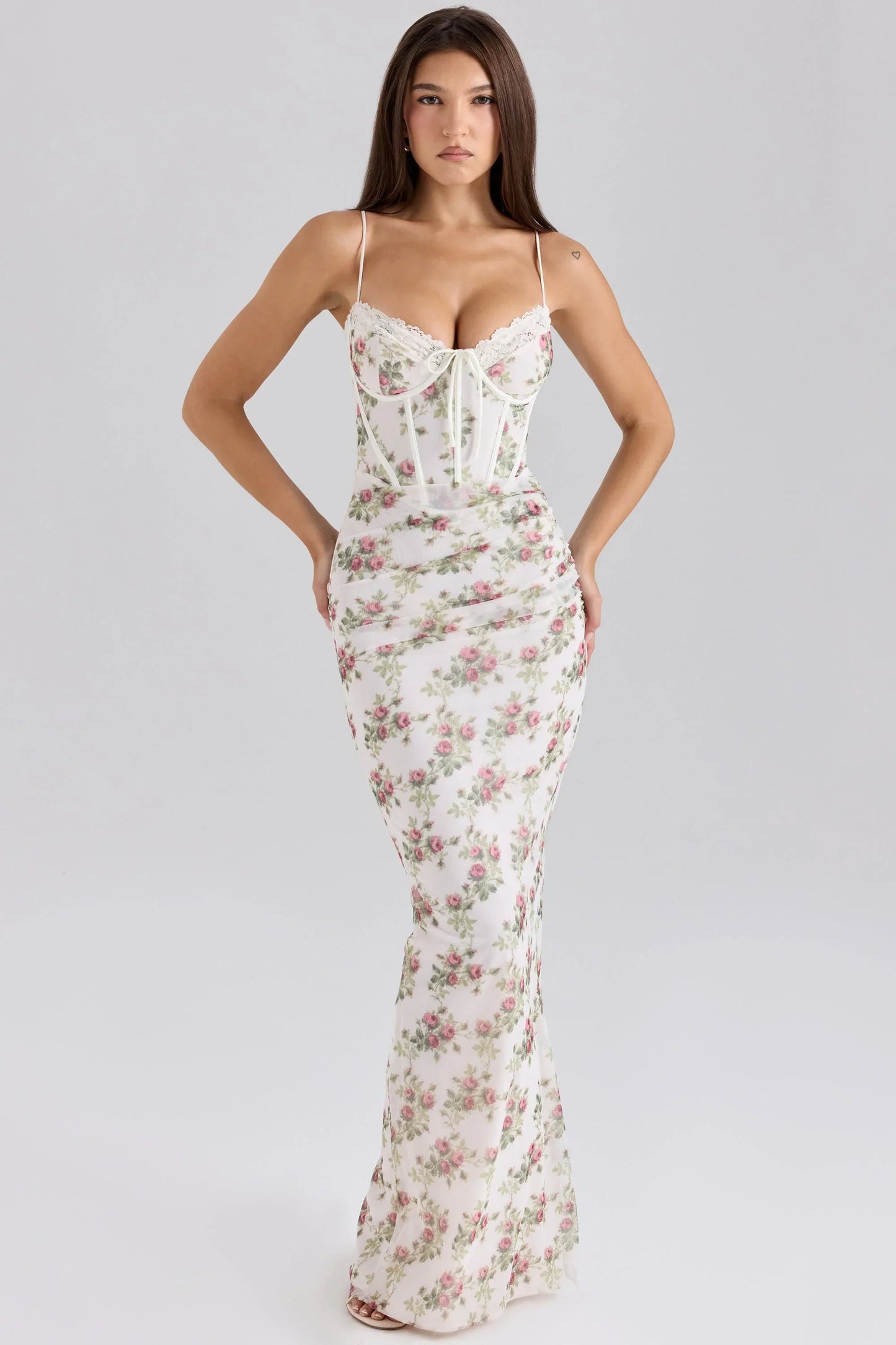 Vestido largo floreado para mujer con tirantes finos