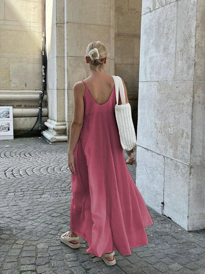 Vestido largo fluido de mujer con tirantes finos y volantes