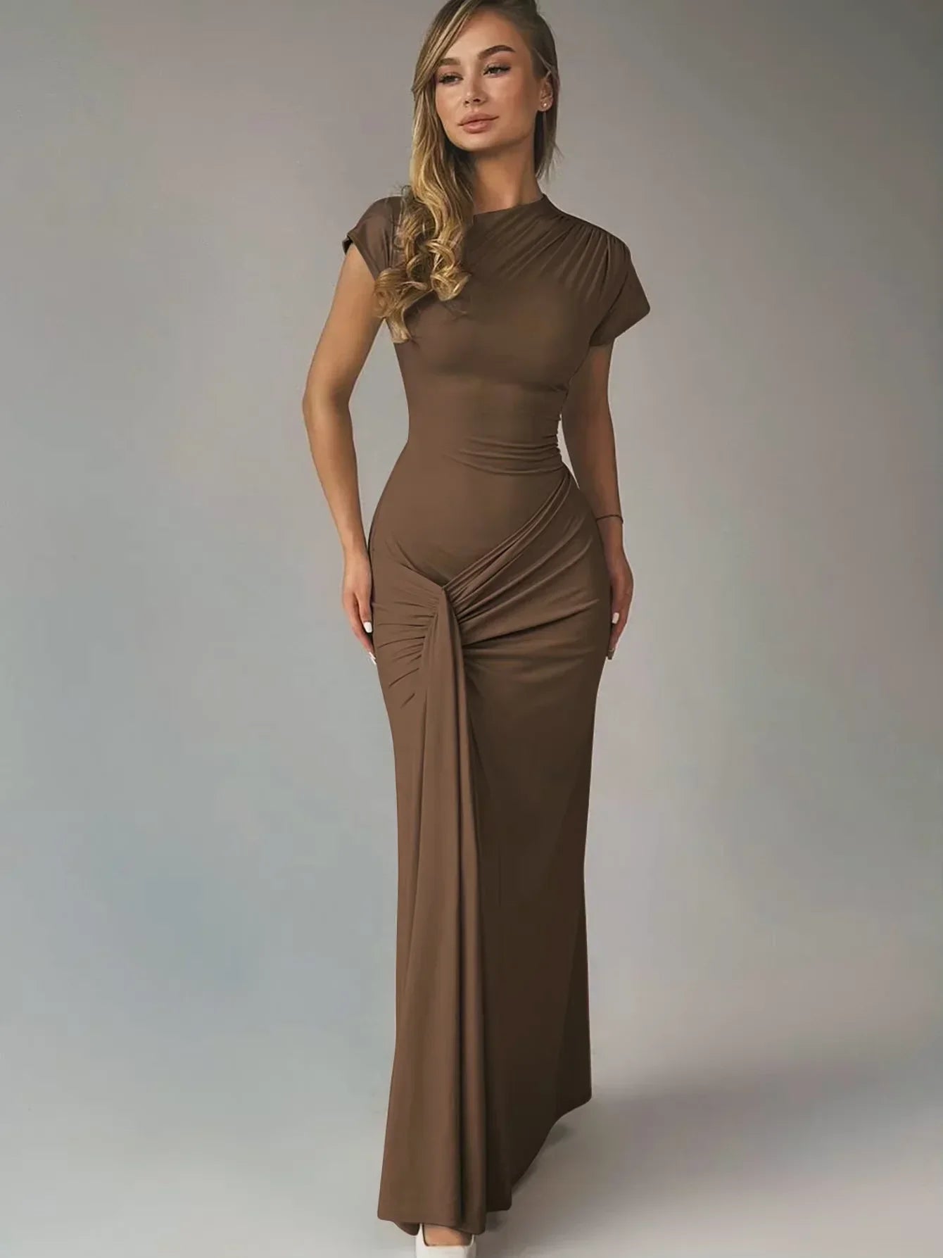 Vestido largo fluido de mujer fruncido con mangas cortas para fiesta