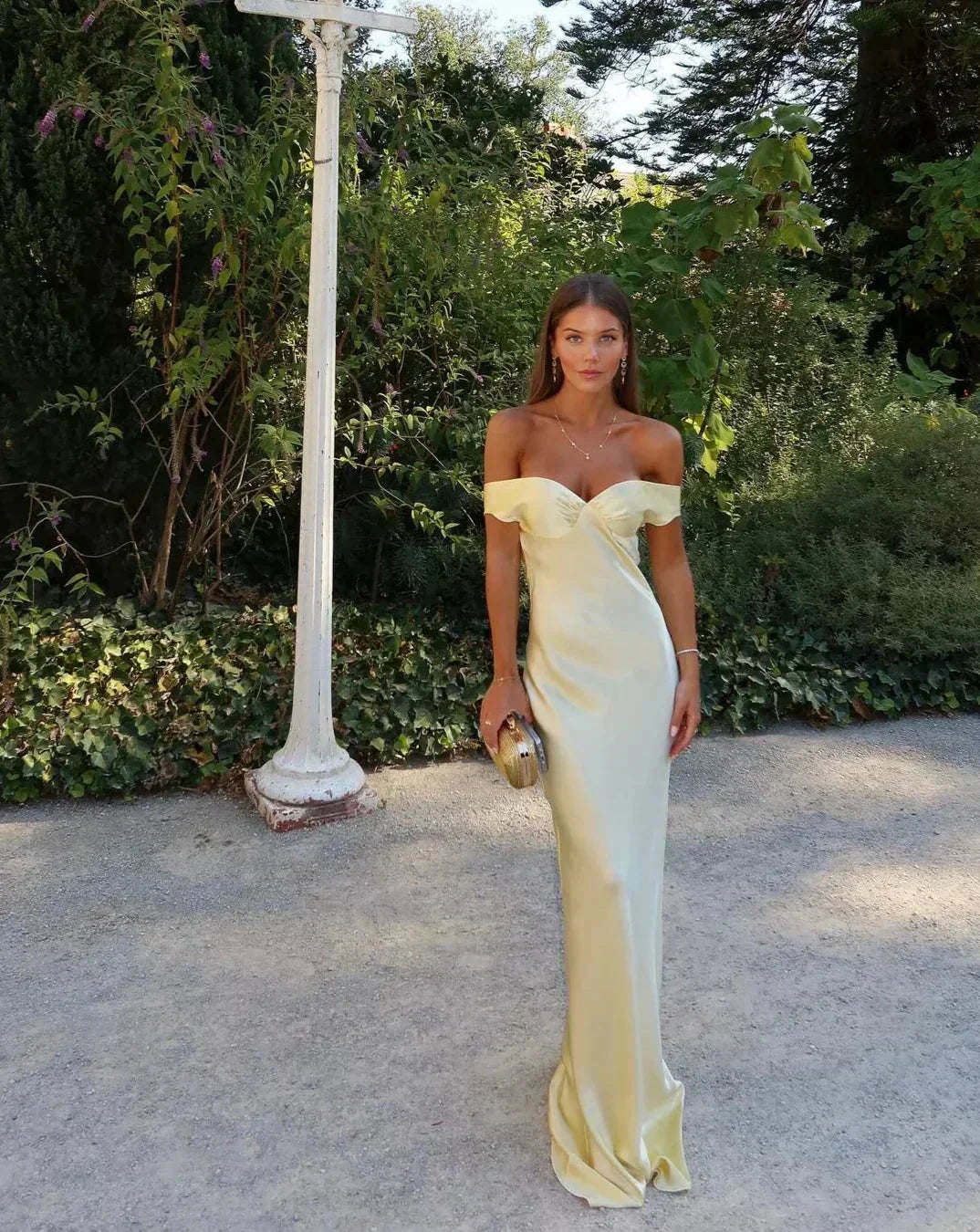 Vestido largo satinado amarillo Hombros descubiertos de fiesta