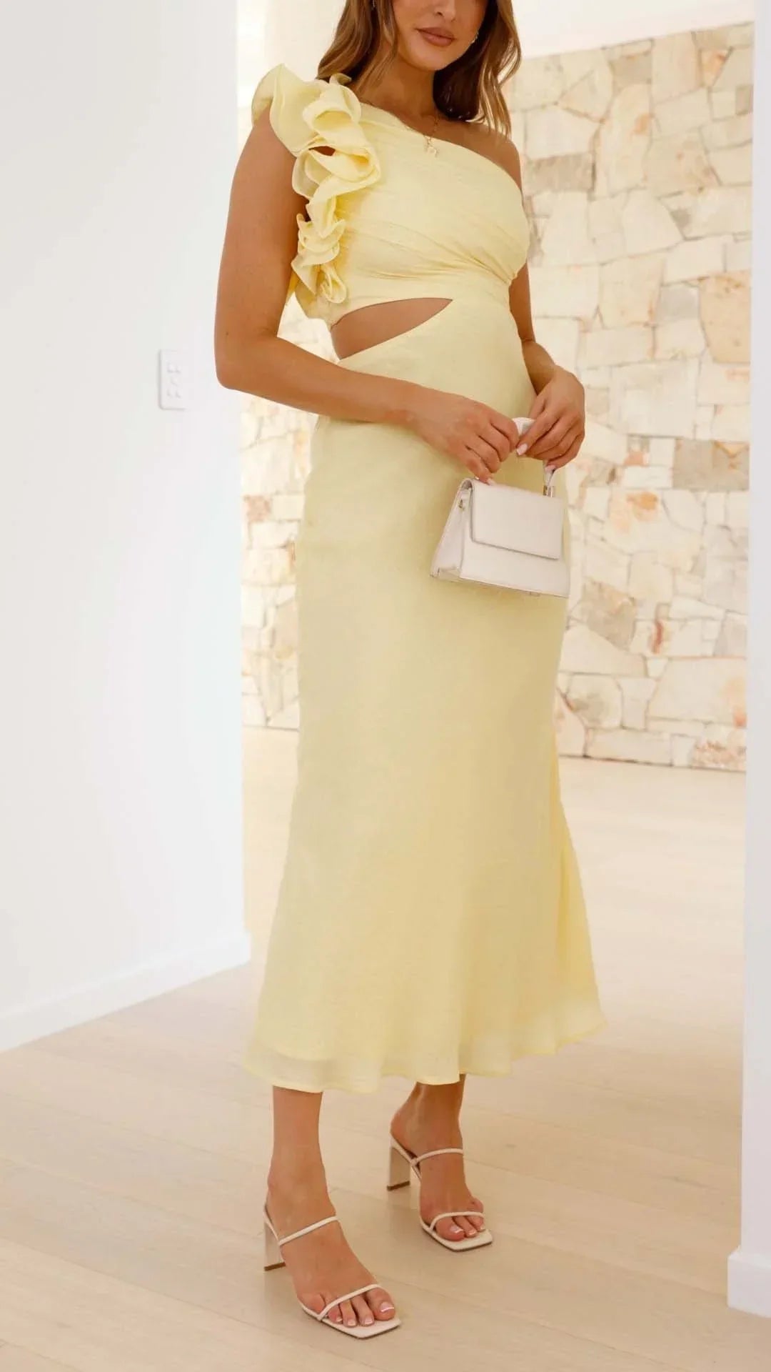 Vestido largo mujer asimétrico amarillo para noches elegantes