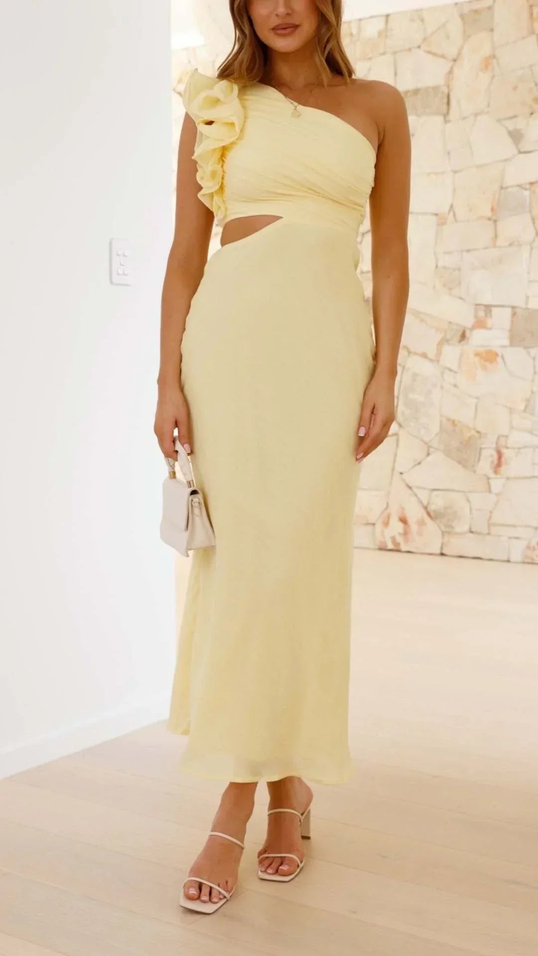 Vestido largo mujer asimétrico amarillo para noches elegantes