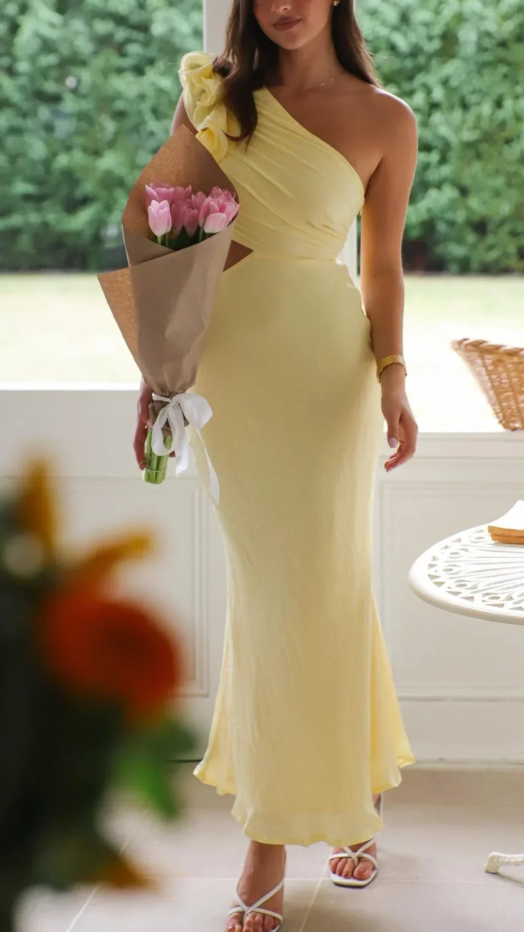 Vestido largo mujer asimétrico amarillo para noches elegantes