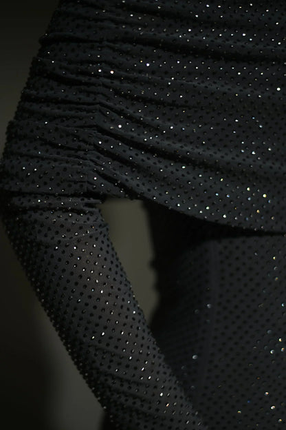 Vestido largo brillante mangas largas Hombros descubiertos