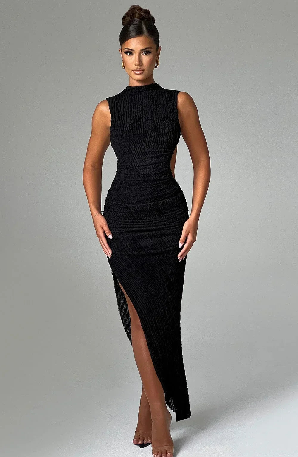 Vestido largo negro de fiesta sin mangas con abertura