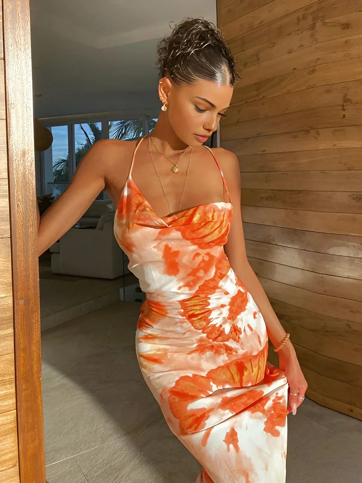 Vestido largo mujer naranja estampado sin mangas con cuello drapeado