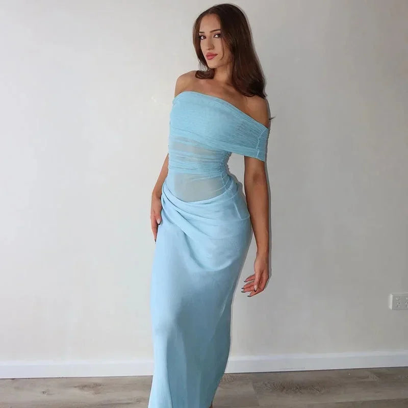 Vestido largo de mujer fluido con Hombros descubiertos y aberturas