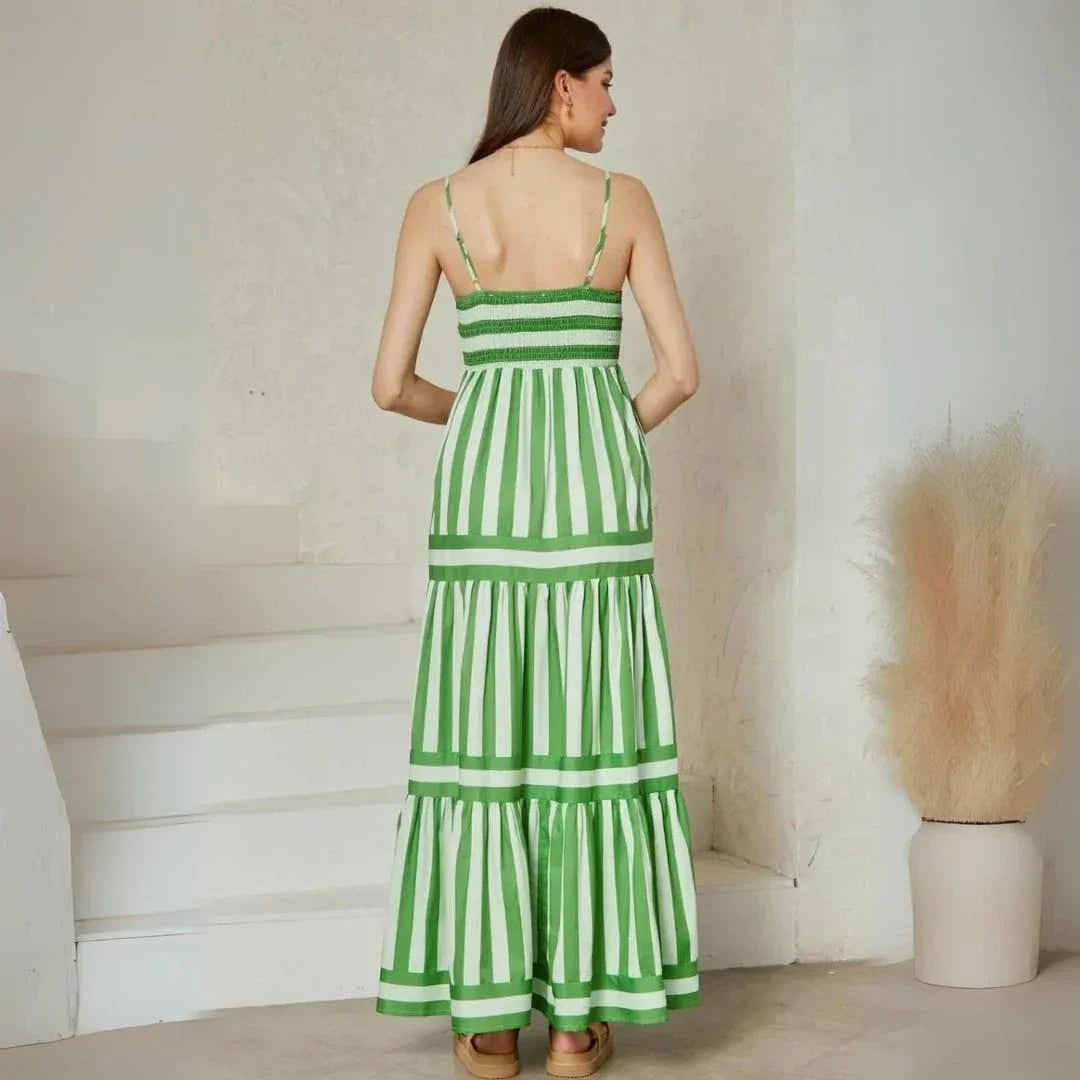 Vestido largo a rayas con tirantes finos para verano