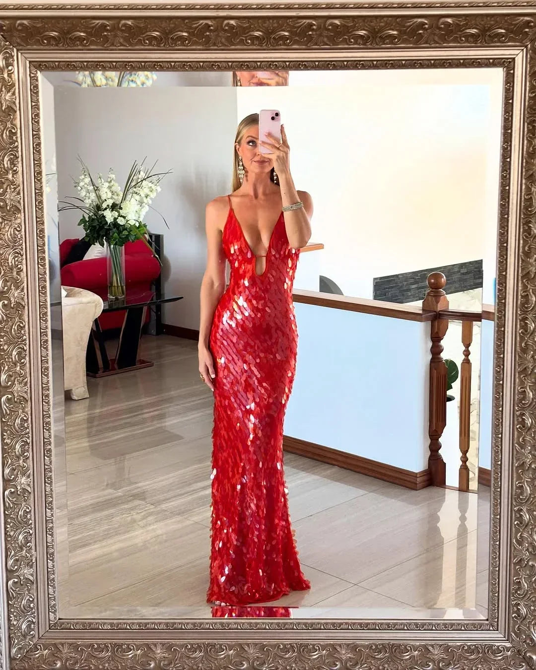 Vestido largo mujer rojo con lentejuelas y tirantes finos de fiesta