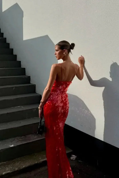 Vestido largo mujer rojo con lentejuelas y tirantes finos de fiesta