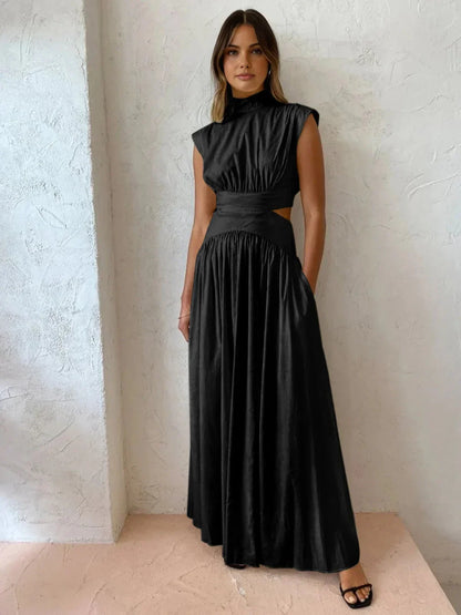 Vestido largo de mujer de verano con cuello alto y aberturas