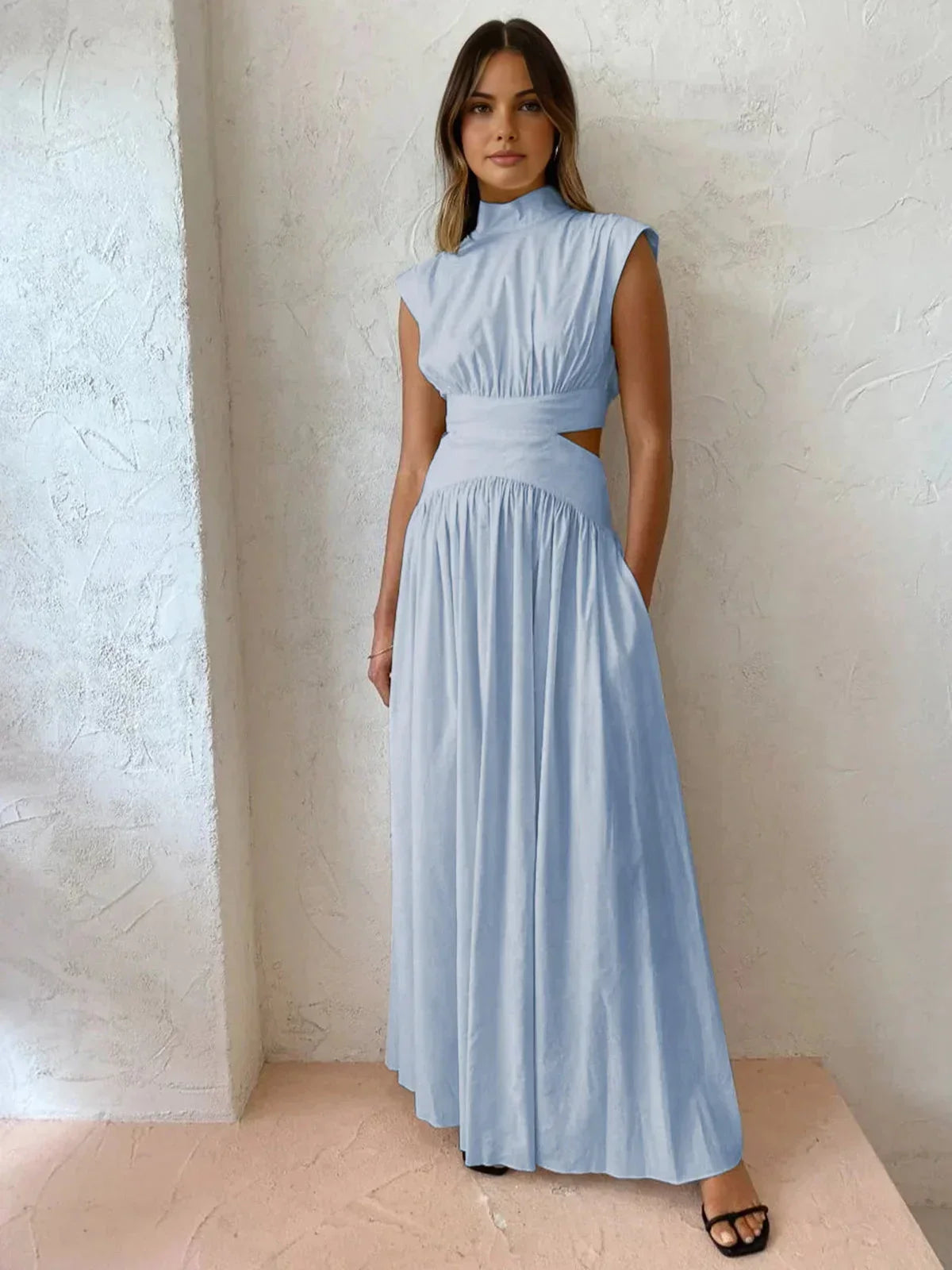 Vestido largo mujer de cuello alto con recortes elegantes