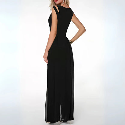 Vestido largo de noche sin mangas con recortes elegantes