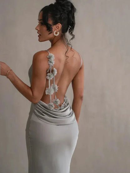 Vestido largo espalda descubierta con flores gris y tirantes finos