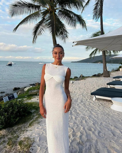 Vestido largo de mujer sin mangas con detalle retorcido
