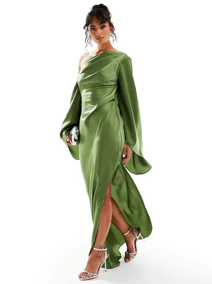 Vestido largo de fiesta satinado verde Hombro descubierto